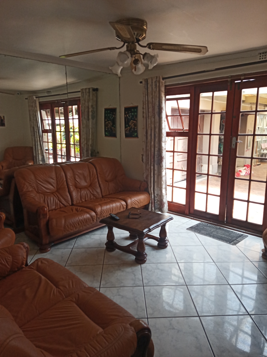 To Let 3 Bedroom Property for Rent in Strandfontein Western Cape